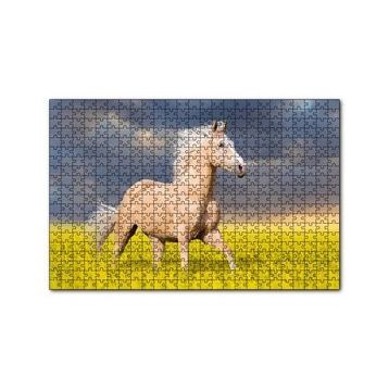Cakapuzzle Rengi At Çiçekler Arasında Koşarken120 Parça Puzzle