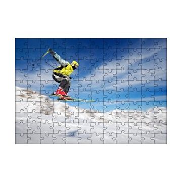 Cakapuzzle Sarı ve Beyaz Ceketli Spor Kayakçı 120 Parça Ahşap Puzzle