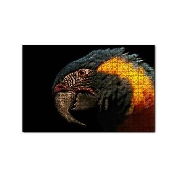 Cakapuzzle Siyah Arkaplan Turuncu Siyah Macaw 120 Parça Ahşap Puzzle