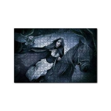 Cakapuzzle Siyah Atlı Gotik Kız ve Baykuş 120 Parça Ahşap Puzzle