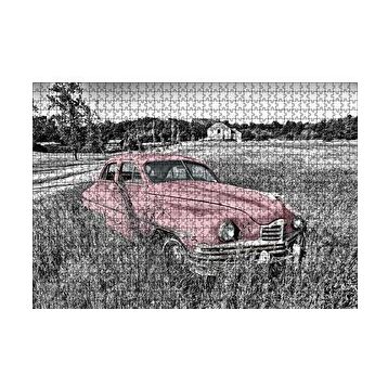 Cakapuzzle Siyah Beyaz Çayırlardaki Eski Kırmızı Araba 120 Parça Ahşap Puzzle