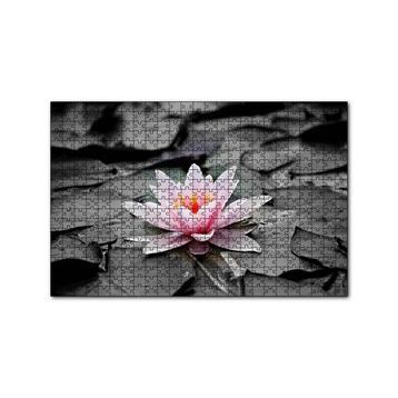Cakapuzzle Siyah Beyaz Lotus Yaprakları ve Pembe Nilüfer Çiçeği 120 Parça Ahşap Puzzle