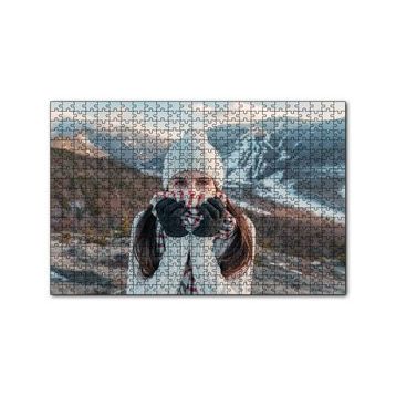 Cakapuzzle Soğuk Dağlar ve Beyaz Bereli Kız 120 Parça Ahşap Puzzle