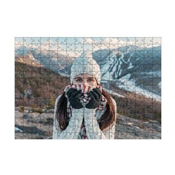 Cakapuzzle Soğuk Dağlar ve Beyaz Bereli Kız 120 Parça Ahşap Puzzle
