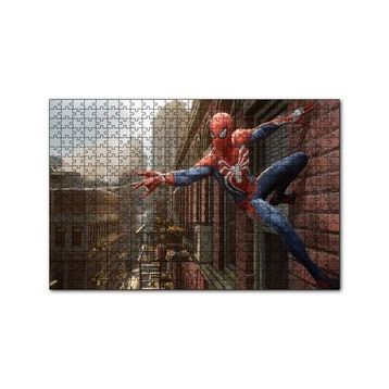 Cakapuzzle Spider Man Duvardan Ağ Atıyor 120 Parça Ahşap Puzzle