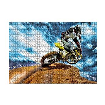 Cakapuzzle Tepenin Üzerindeki Motokrosçu ve Bulutlar 120 Parça Ahşap Puzzle