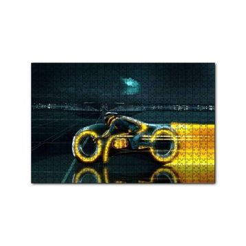 Cakapuzzle Tron Efsanesi Motorsiklet ve Sürücüsü 120 Parça Ahşap Puzzle