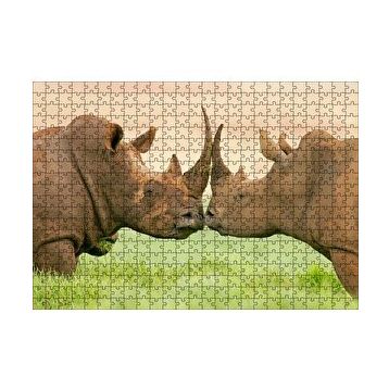 Cakapuzzle Yeşil Çayırdaki Erkek ve Dişi Gergedan 120 Parça Ahşap Puzzle