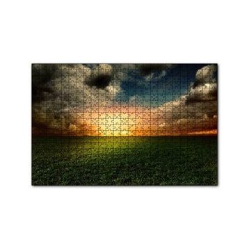 Cakapuzzle Yeşil Çimenler Altın Gökyüzü ve Gri Bulutlar 120 Parça Ahşap Puzzle