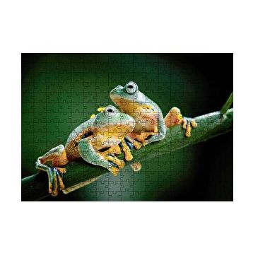 Cakapuzzle Yeşil Dalda Bir Çift Kurbağa 120 Parça Ahşap Puzzle
