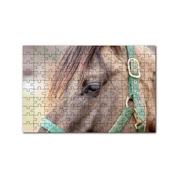 Cakapuzzle Yeşil Koşumlu Kahverengi At Yakın Çekim 120 Parça Ahşap Puzzle
