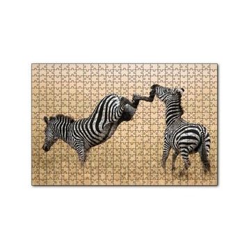 Cakapuzzle Zebranın Tehlikeli Tekmesi 120 Parça Ahşap Puzzle
