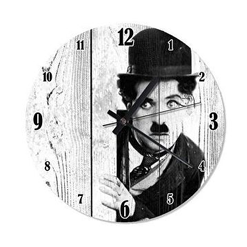 Cakasaat Ahşap Zeminde Kenardan Bakan Charlie Chaplin Duvar Saati