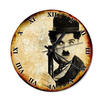 Cakasaat Eski Ahşap Zeminde Kenardan Bakan Charlie Chaplin Duvar Saati