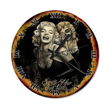 Cakasaat Eski Zeminde Marilyn Monroe Sessiz Duvar Saati
