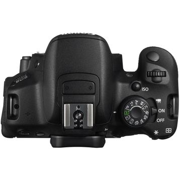 Canon EOS 700D 18-135 mm