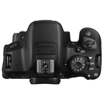Canon EOS 700D 18-135 mm