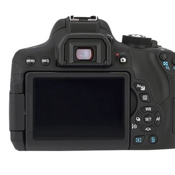 Canon EOS 750D 24-105mm IS STM Lens DSLR Fotoğraf Makinesi