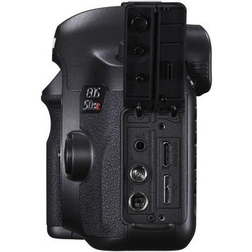 Canon EOS R7 + 24-70mm Lens Aynasız Fotoğraf Makinesi