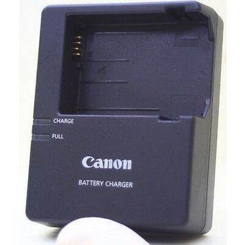 Canon LC-E8E Batarya Şarj Ünitesi