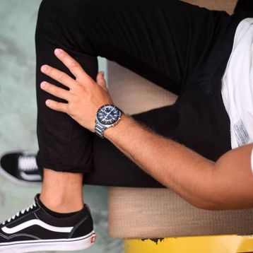 Casio ERA-120DB-1BVDF Erkek Kol Saati