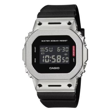 Casio GM-5600M-1DR Erkek Kol Saati