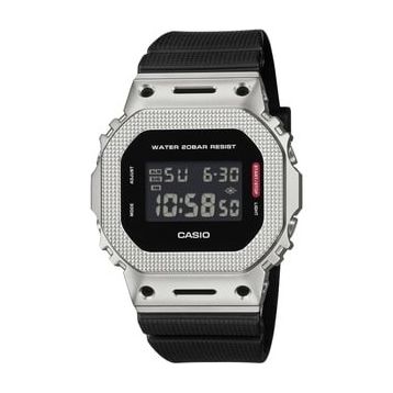 Casio GM-5600M-1DR Erkek Kol Saati