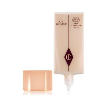 Charlotte Tilbury Light Wonder No:2 Fair Fondöten