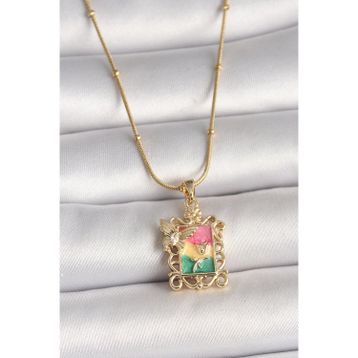 Clariss 316L Çelik Gold Renk Renkli Zirkon Taşlı Kelebek İşlemeli Portre Model Kadın Kolye