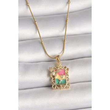 Clariss 316L Çelik Gold Renk Renkli Zirkon Taşlı Kelebek İşlemeli Portre Model Kadın Kolye