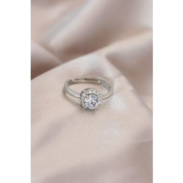 Clariss Ayarlamalı Gümüş Renk Metal Zirkon ve Kristal Taşlı Oval Model Yüzük