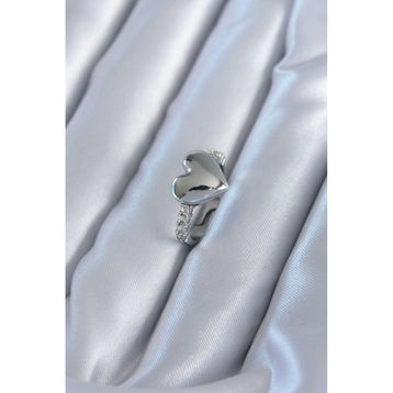 Clariss BYK3093 Pirinç Gümüş Renk Zirkon Taşlı Kalp Model Kadın Yüzük