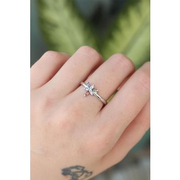 Clariss EBJ240608W24862 Pirinç Gümüş Renk Ayarlanabilir Renkli Zirkon Taşlı Yusufçuk Yüzük