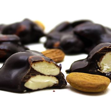 Dark Brown 1000 gr Bademli Bitter Roche Çikolatası