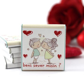 Dark Brown 48 Adet Beni Sever Misin Yazılı Bitter ve Sütlü Madlen Çikolata