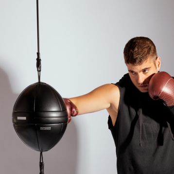 Decathlon Outshock Siyah Boks Topu