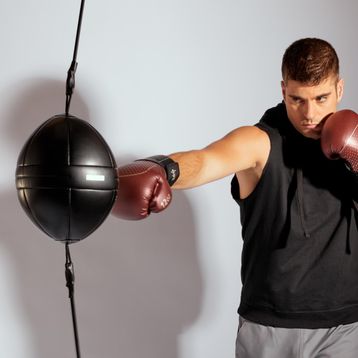 Decathlon Outshock Siyah Boks Topu