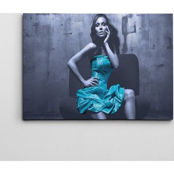 Dekolata Mavi Elbiseli Kadın 40x60 cm Kanvas Tablo