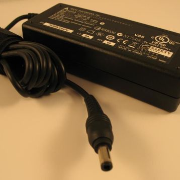 Delta Toshiba Satellite S845 Uyumlu Notebook Adaptör