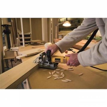 Dewalt DW682K Geçme Dübel Frezesi