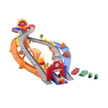 Disney JFL57 Pixar Cars Radiator Springs Yarış ve Kurtarma Pisti Oyun Seti