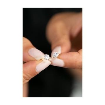 Elika Silver Tek Taş Model 925 Ayar Gümüş Küpe
