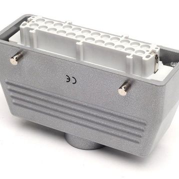 Emas EBM24PU30 24 Kontaklı 16 A PG21 Metal Seri Uzatma Prizi