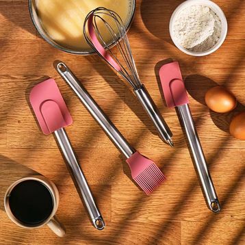 Emsan Bakery 4 Parça Pembe Pasta Hazırlık Seti