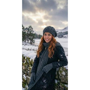 Emybox Ressam Model Örgülü Triko Kışlık Kadın Renkli Bere Atkı Eldiven Örgülü 3'lü Set