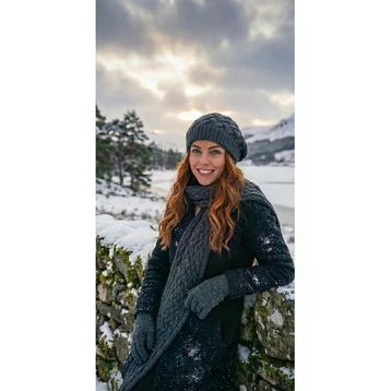 Emybox Ressam Model Örgülü Triko Kışlık Kadın Renkli Bere Atkı Eldiven Örgülü 3'lü Set