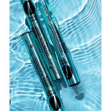 Essence Maximum Definition Volume Maskara