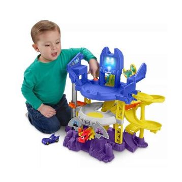 Fisher Price HNB11 Batwheels Batcave Yarışı