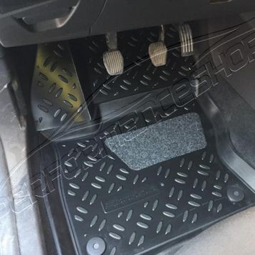 Ford Focus 3 2014 3D Havuzlu Paspas