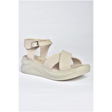 Fox Shoes P7133302 09 Kalın Tabanlı Günlük Bej Kadın Sandalet